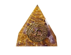 Orgonit čakrová pyramida- 3x3cm
